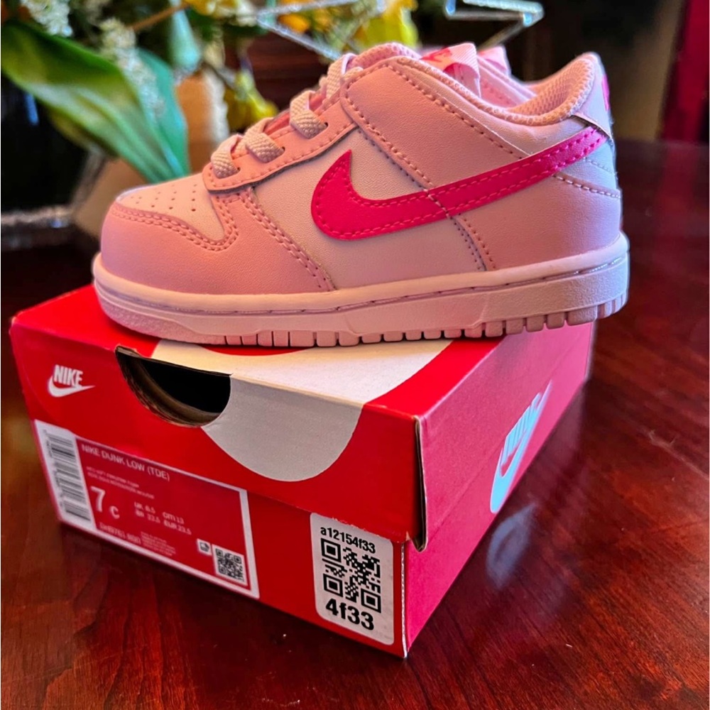 Nike toddler Dunk Low, triple pink
